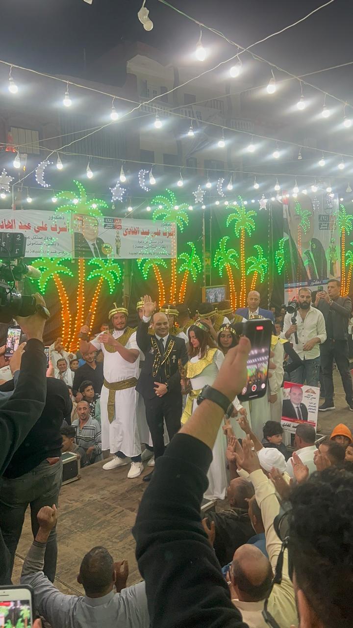 تفاعل الحضور مع المرشح تفاعل الحضور مع المرشح