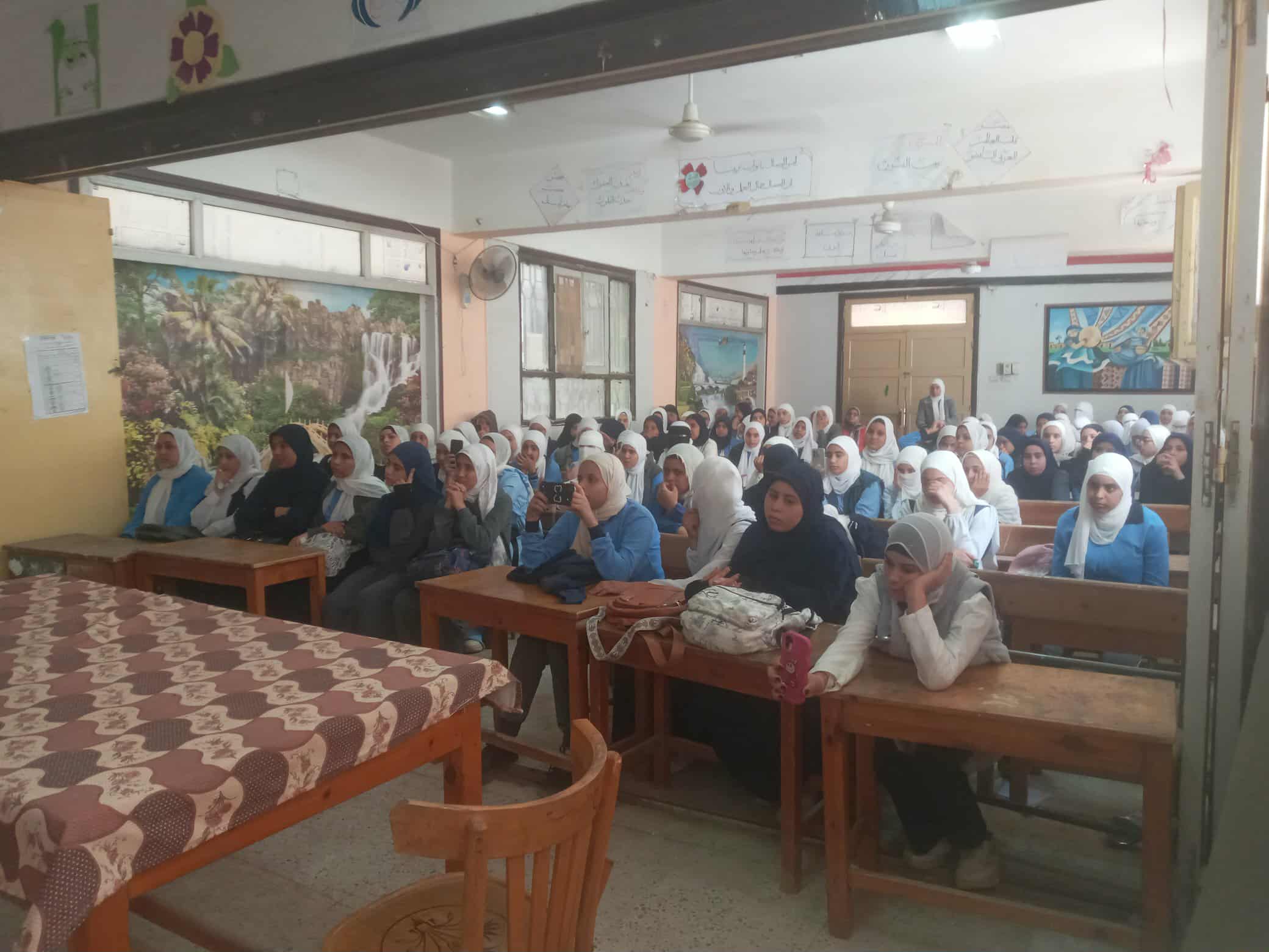 الطلاب الحضور