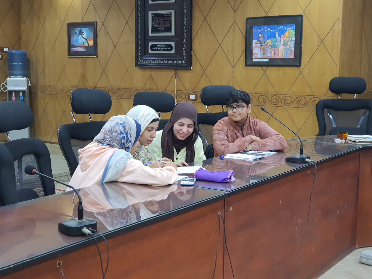 المشاركين بالمنافسة