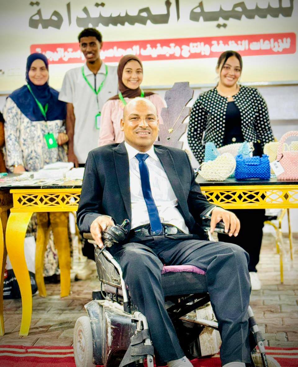 المهندس أحمد ثابت مديراً لمجمع الصناعات لتجفيف الطماطم بقرية الكيمان المهندس أحمد ثابت مديراً لمجمع الصناعات لتجفيف الطماطم بقرية الكيمان