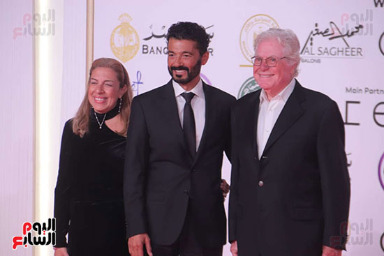 خالد النبوي وزوجته يحضران فيلم المهاجر بمهرجان القاهرة وحسين فهمي يستقبلهما خالد النبوي وزوجته يحضران فيلم المهاجر بمهرجان القاهرة وحسين فهمي يستقبلهما