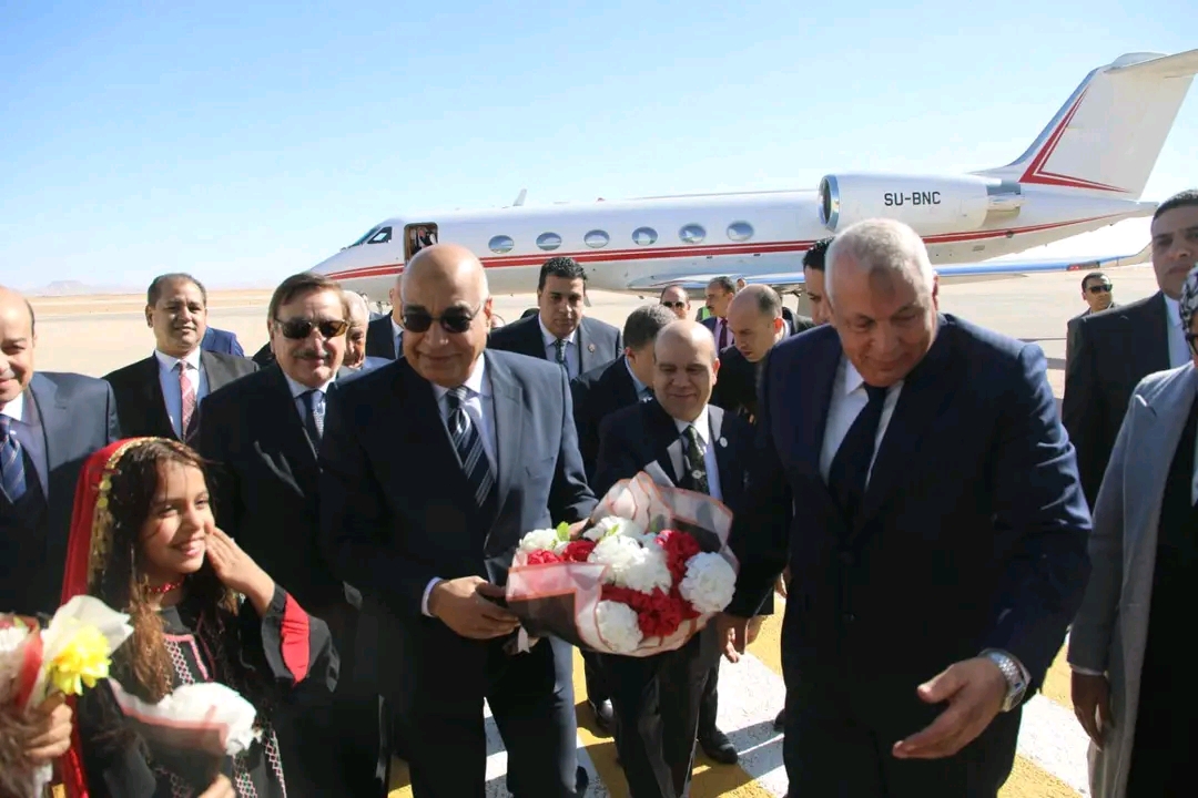 محافظ الوادي الجديد يستقبل وزير العدل