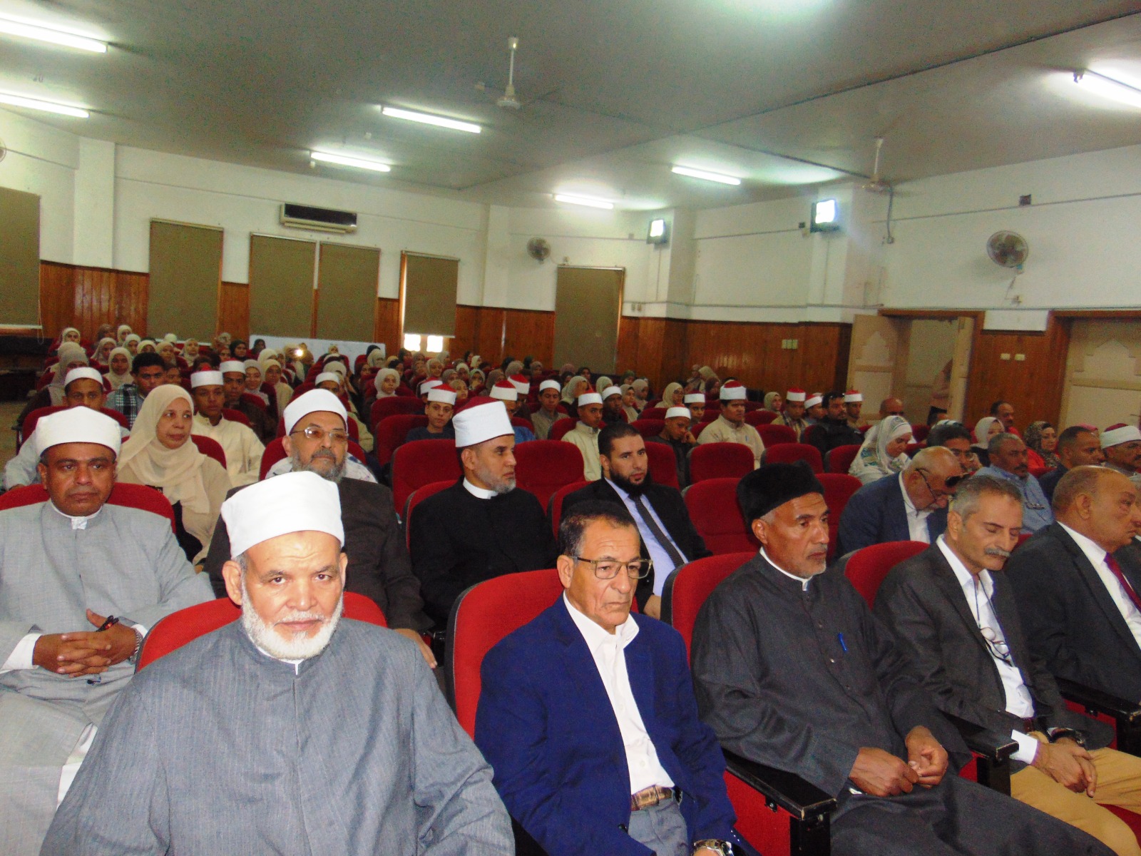 حضور جماهيرى كبير 