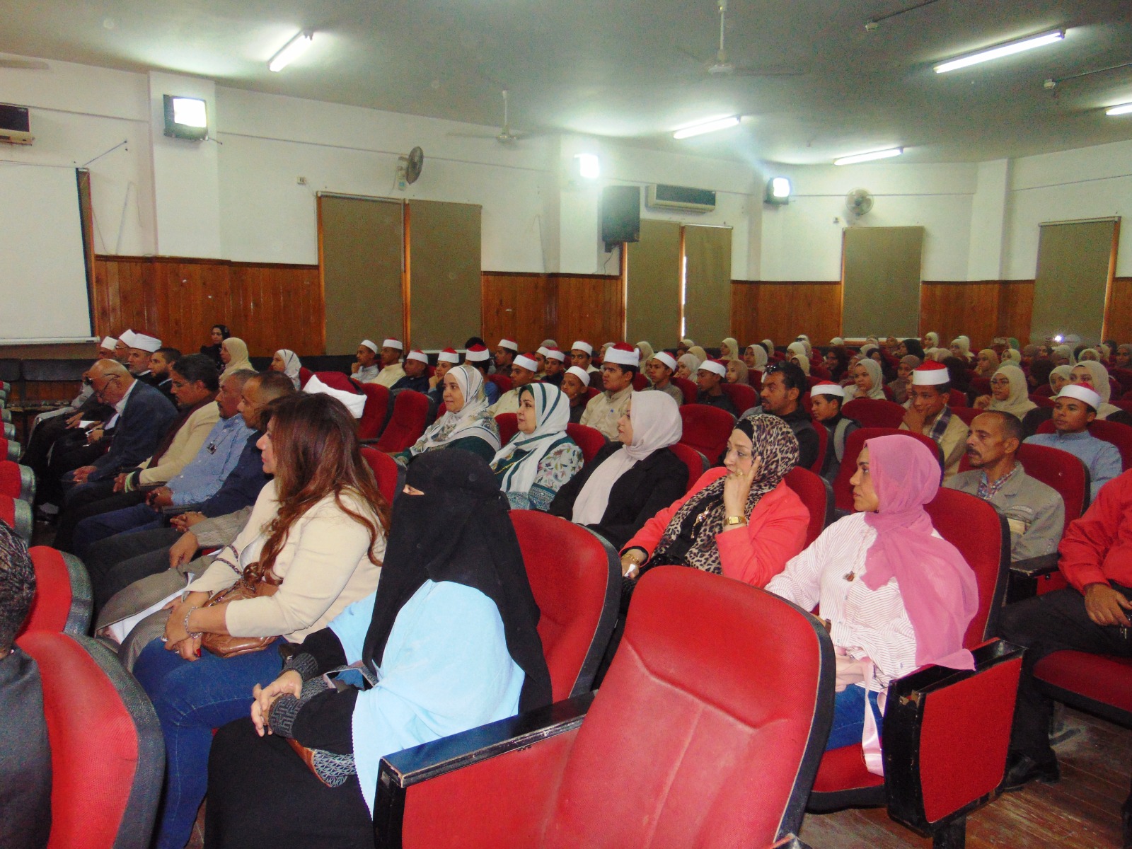 الحضور للإحتفالية 