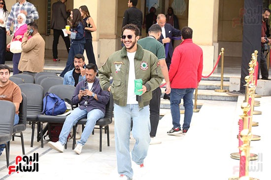 نور النبوي يدعم والده في ندوة تكريمه