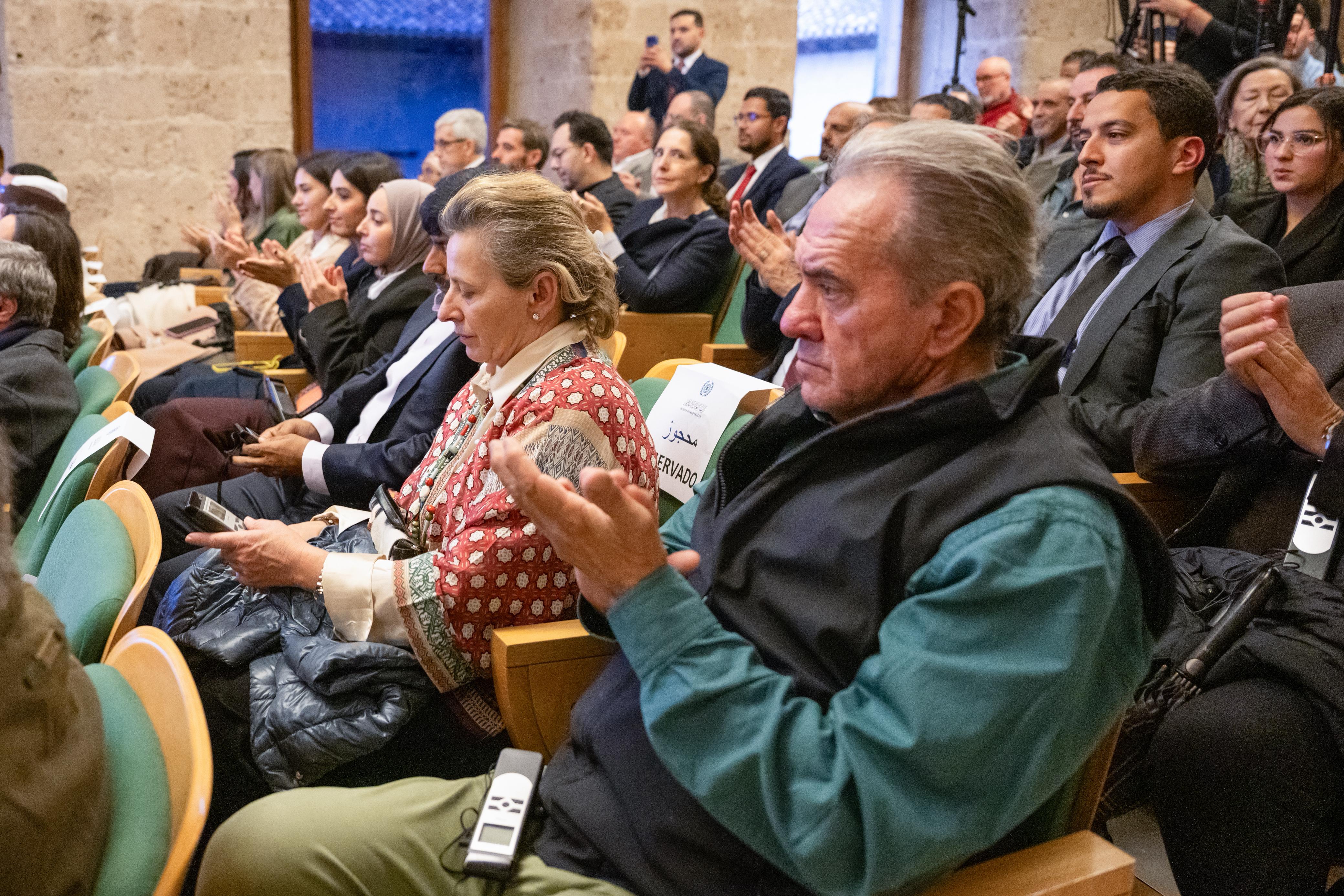 53cca395-7a11-4146-bc24-e405e18ad885