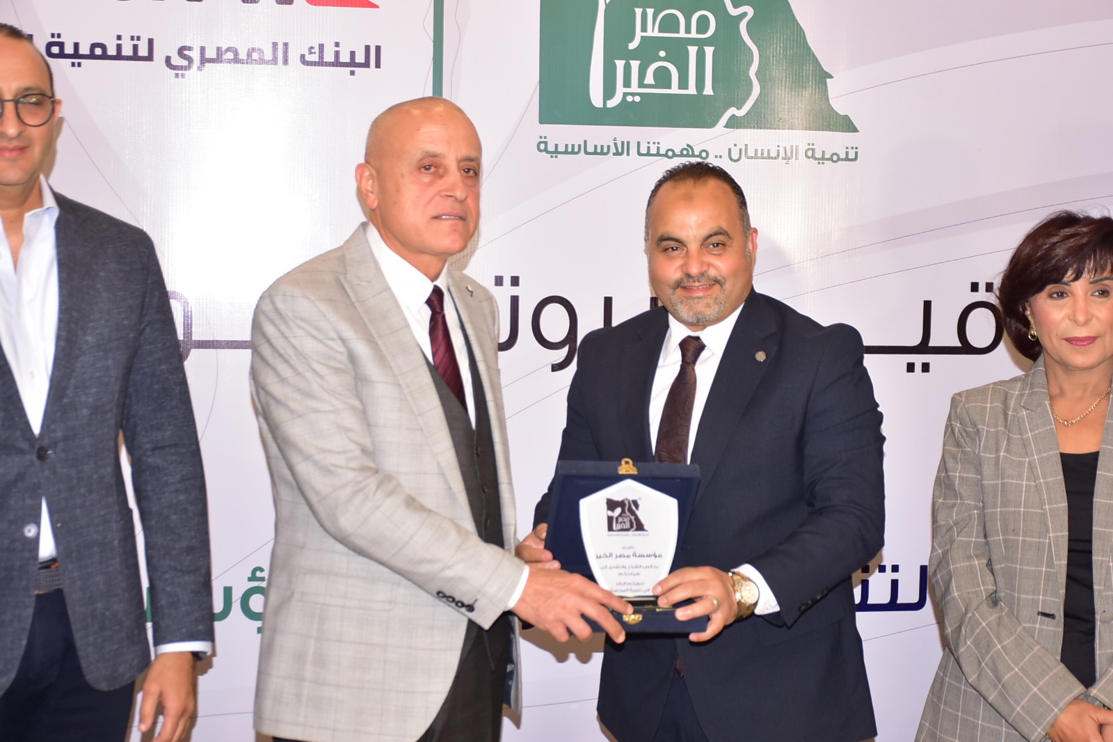 محافظ الأقصر يشهد بروتوكول لدعم صغار المزارعين والقادرون بإختلاف