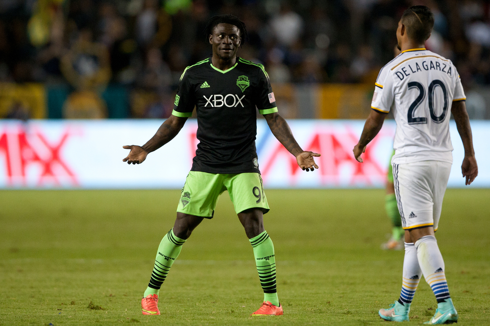 أوبافيمي مارتينز .. العداء الذي يلعب كرة