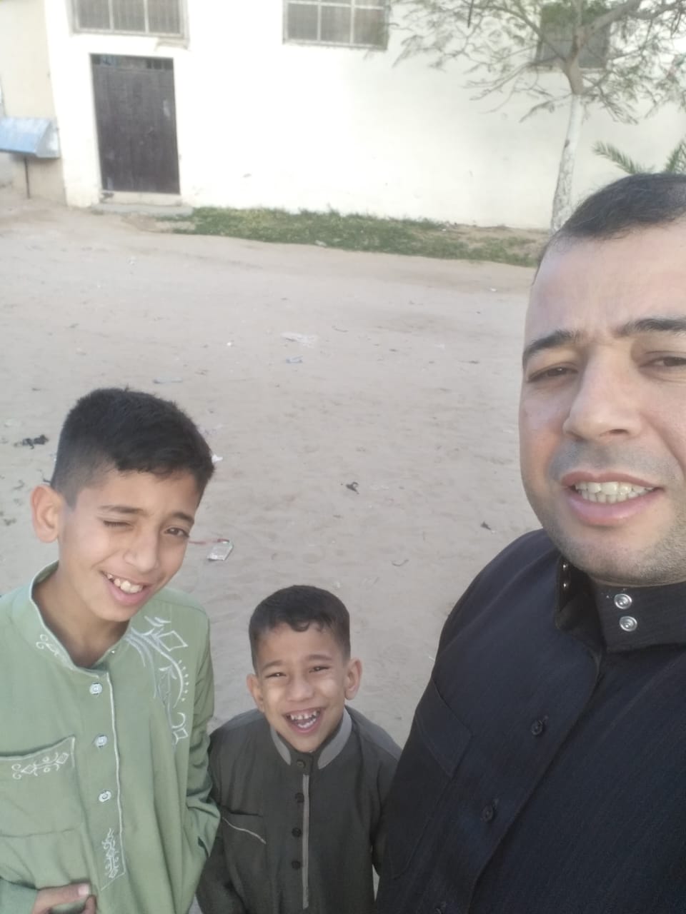 يامن أبو هلال وأسرته