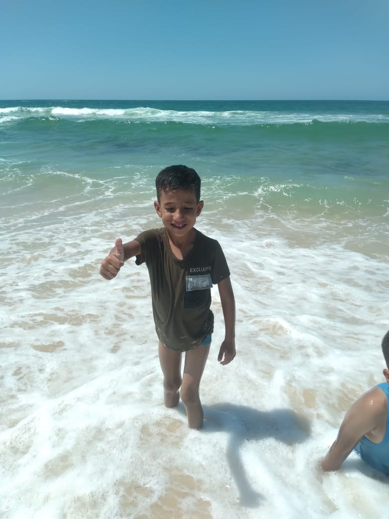 يامن أبو هلال في البحر