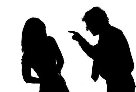 ابنة صينية تناشد المحكمة تخفيف الحكم عن والدها بعد قتله والدتها صعقا