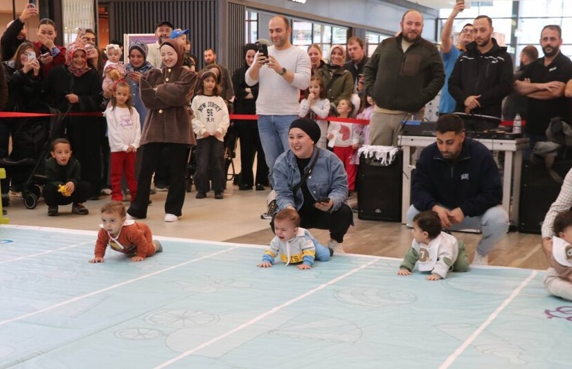 مسابقة حبو الأطفال