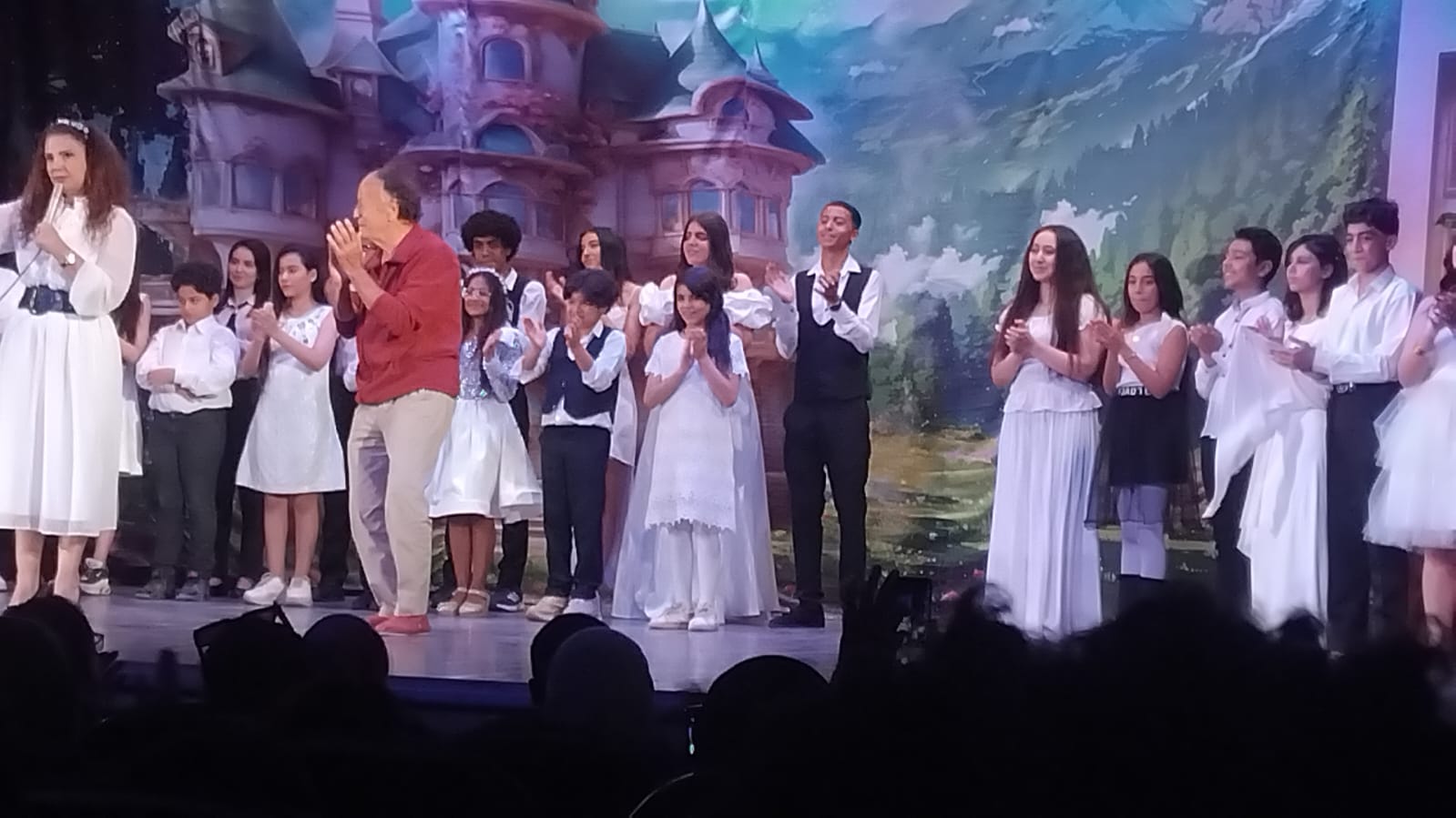 الفنان طلعت عطية في حفل تخرج مواهب مصر  (3)