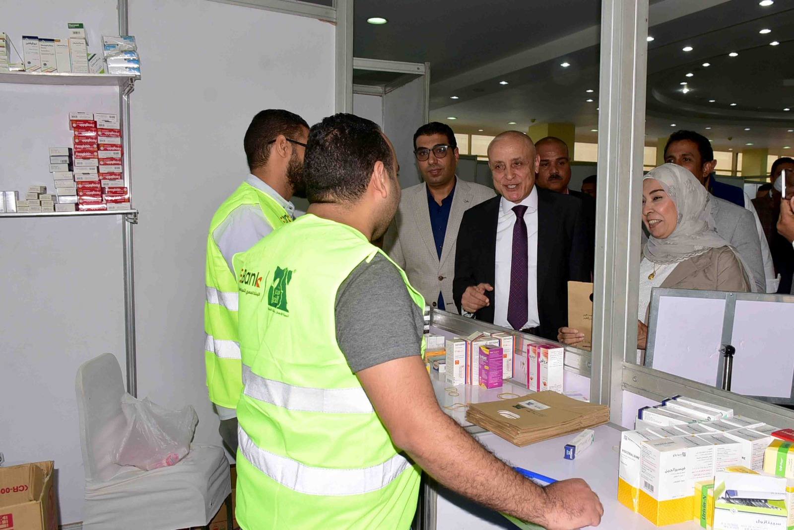 متابعة الكشف على 450 حالة بقافلة قادرون باختلاف بالأقصر متابعة الكشف على 450 حالة بقافلة قادرون باختلاف بالأقصر