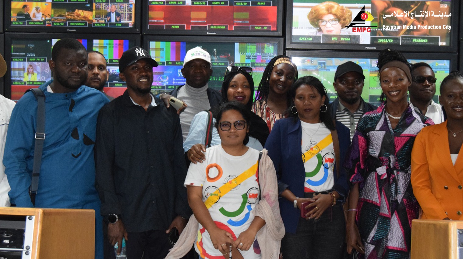 وفد الإذاعيين الإفريقيين الناطقين بالفرنسية يزور مدينة الإنتاج (6)