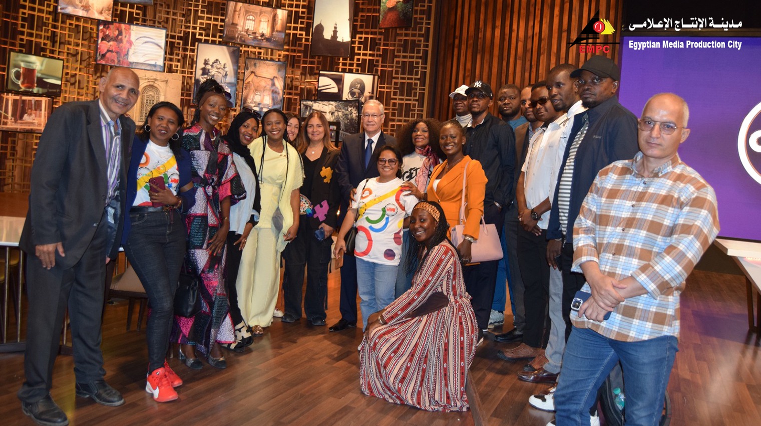 وفد الإذاعيين الإفريقيين الناطقين بالفرنسية يزور مدينة الإنتاج (4)