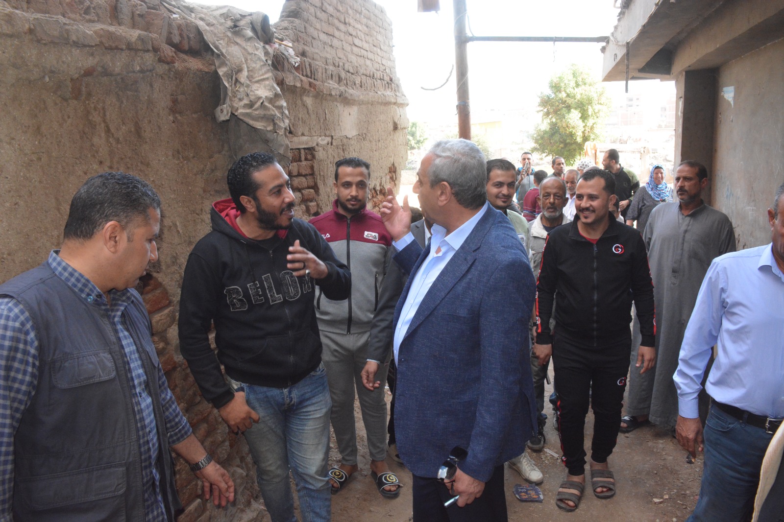 جولة المحافظ في المحلة 