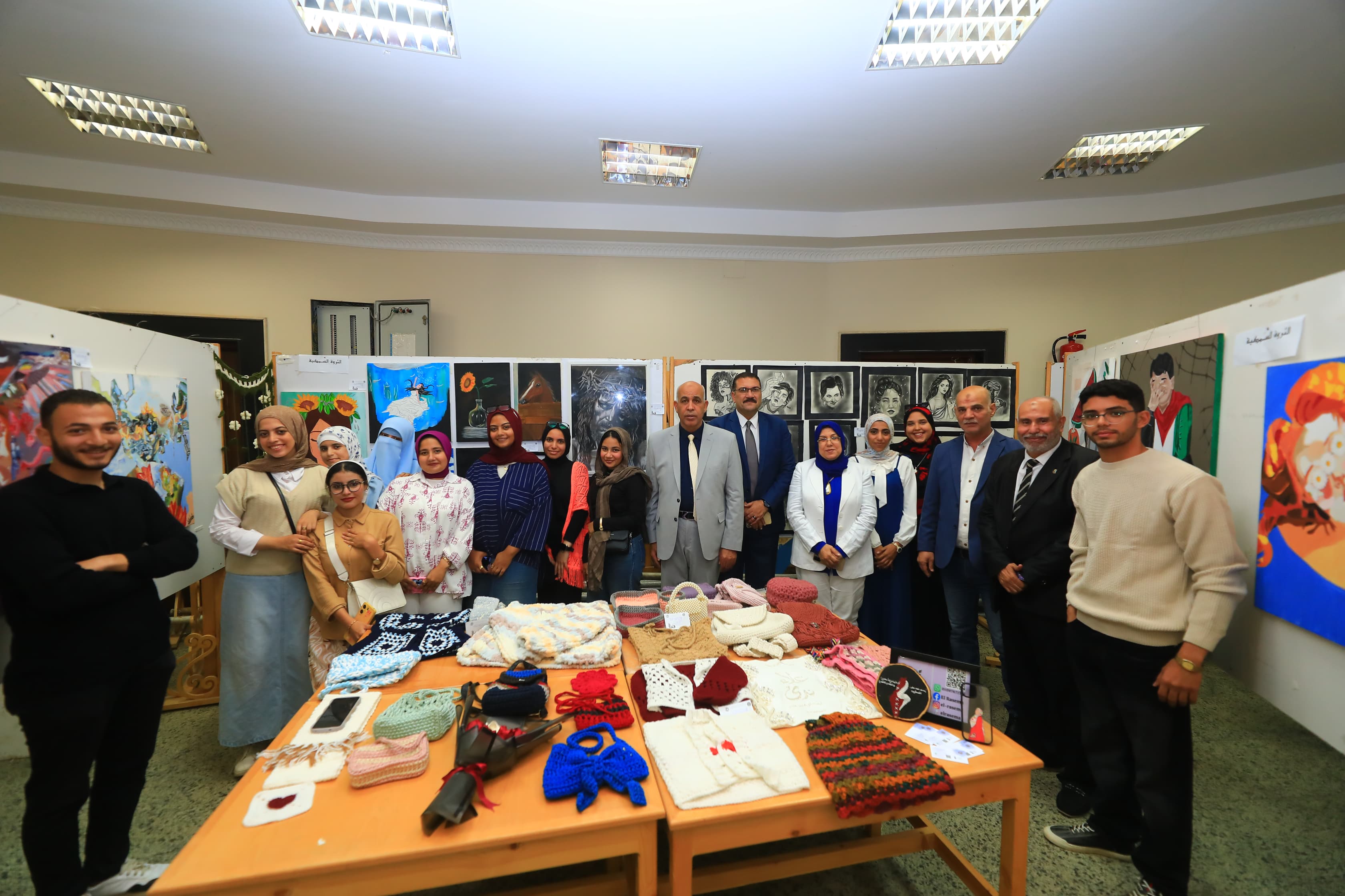 معرض فنون تشكيلية لذوي الهمم