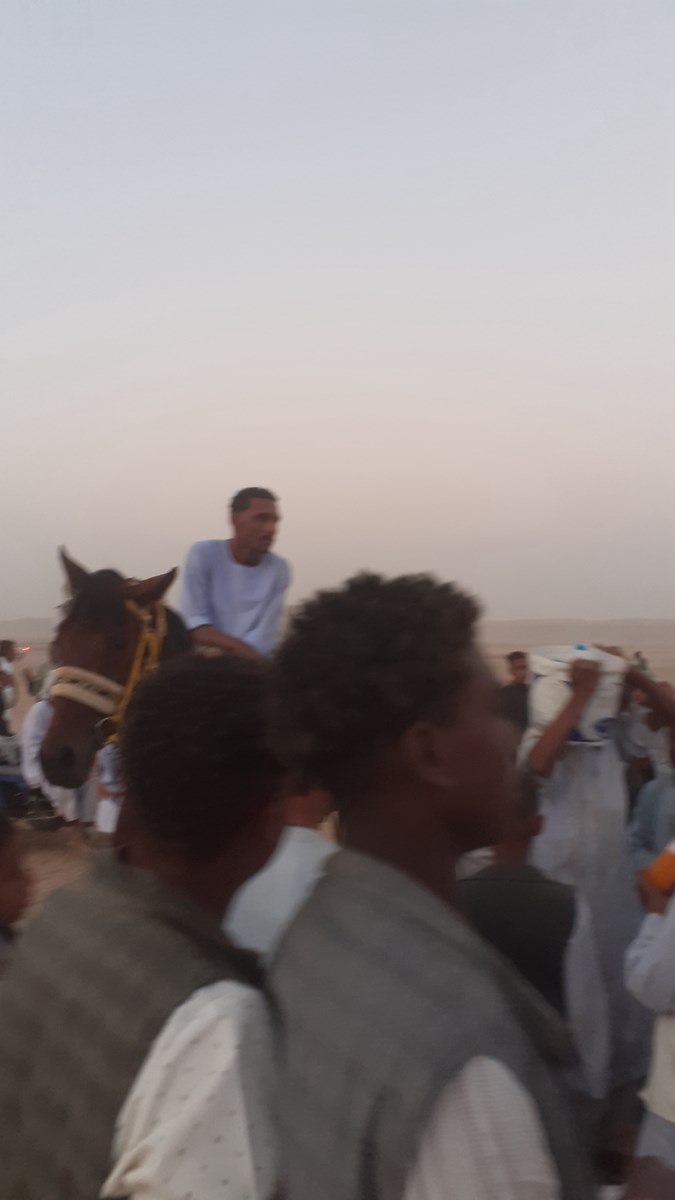 بملابسهم التراثية