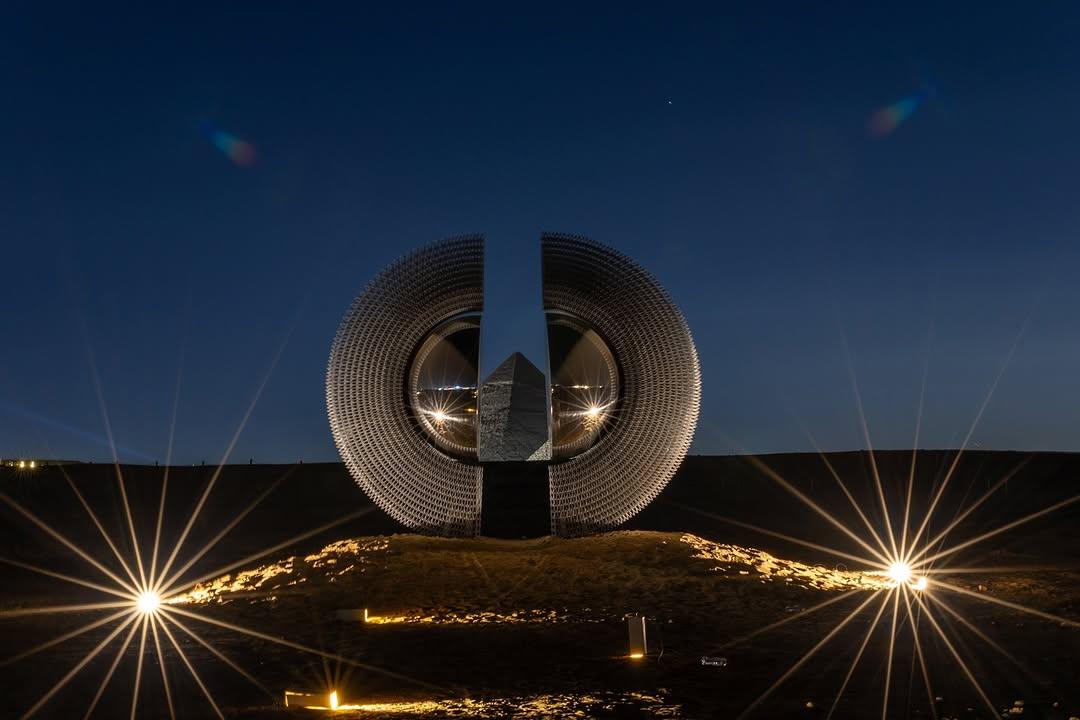 “الأبد هو الآن” يضيء أهرامات الجيزة بليلة عالمية تجمع رموز الفن والثقافة (1)