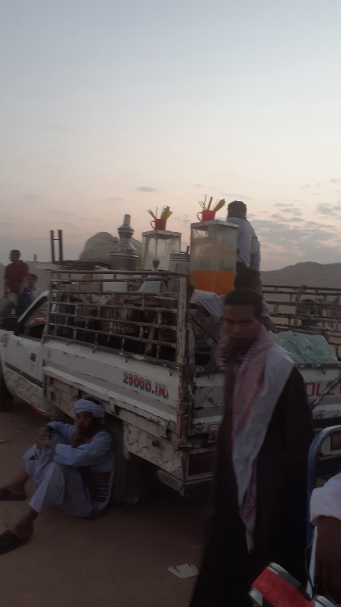 جانب من المعروضات من المشروبات في المرماح