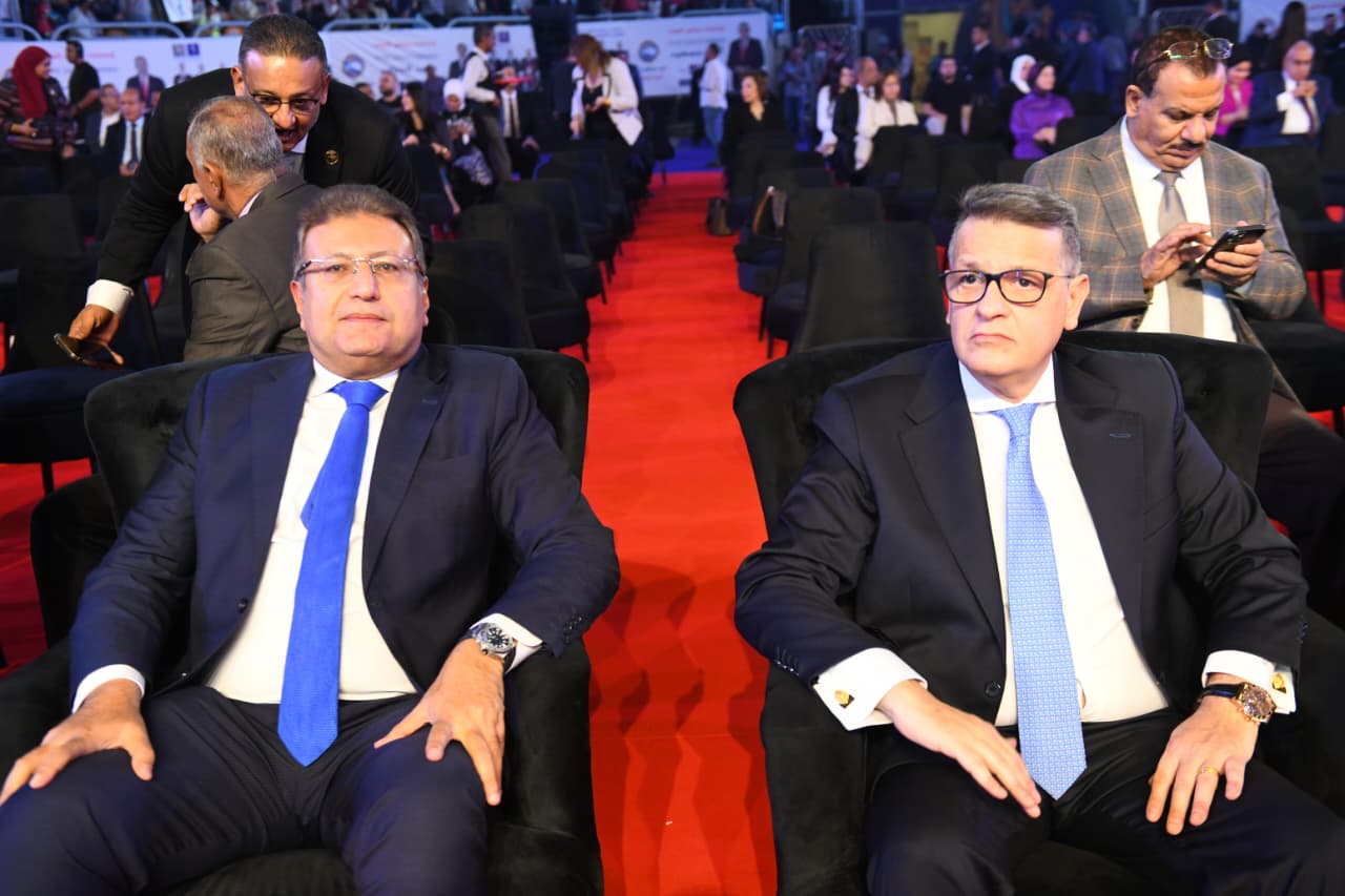 طارق رضوان، وطارق شكرى