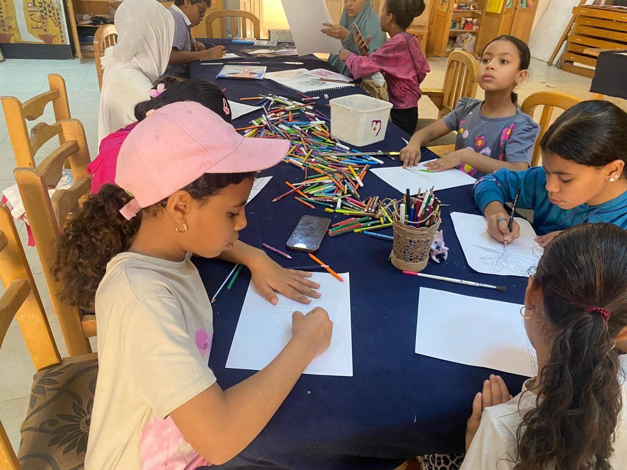 أنشطة رسم وتلوين فى قصور ثقافة الأقصر