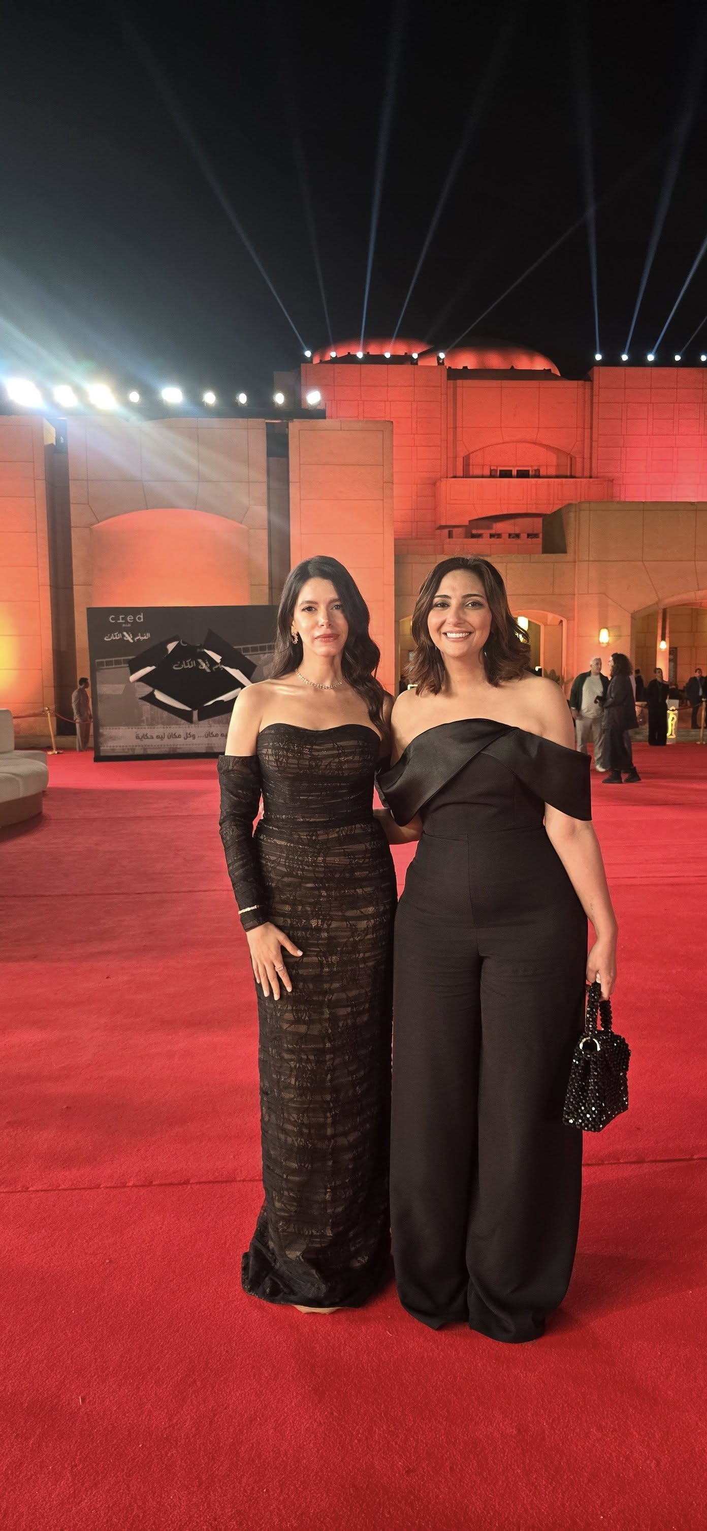 نورا ناجى تحتفى بتحويل رواياتها بنات الباشا لفيلم سينمائى