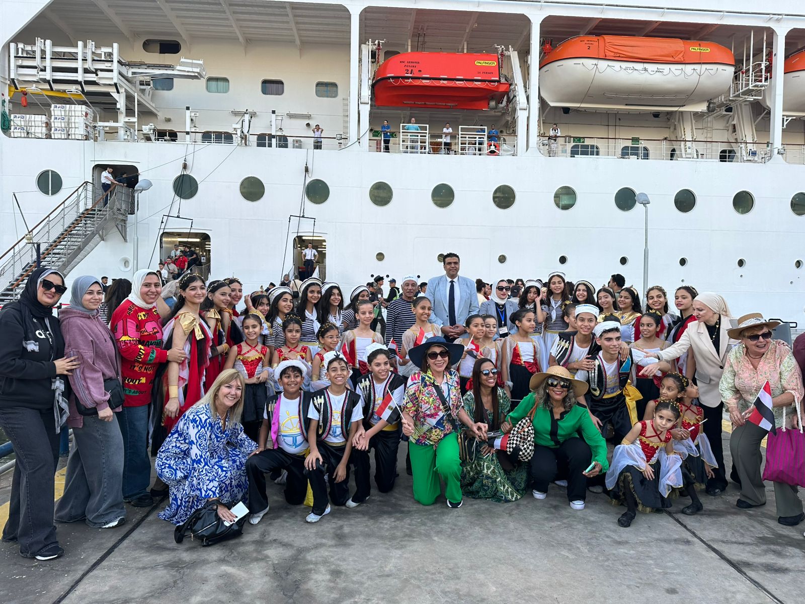 لقطة جماعية لقطة جماعية