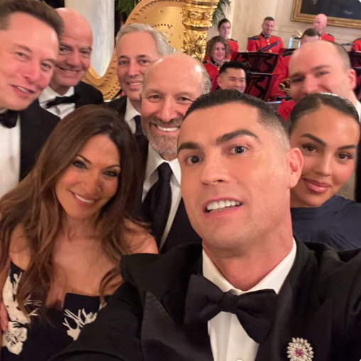 تركيا اليوم مع جورجينا وإيلون ماسك.. رونالدو يلتقط سيلفى فى البيت الأبيض (صورة) رونالدو