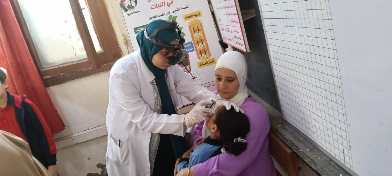 الكشف على طلاب المدارس