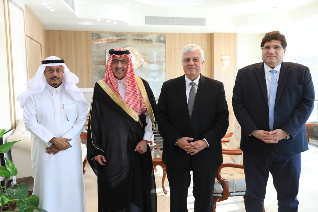 وزير التعليم العالى يلتقى السفير السعودى