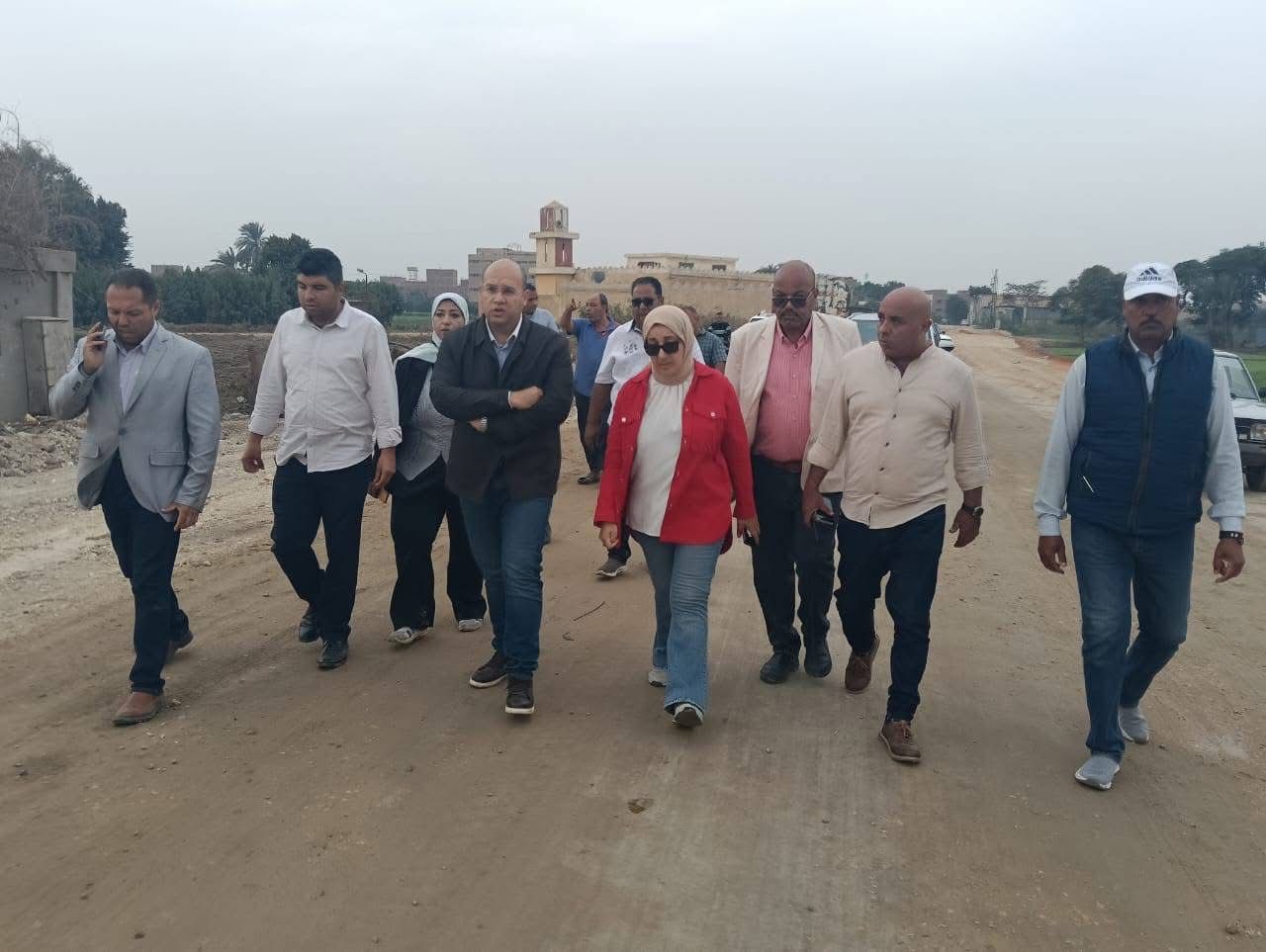 نائب محافظ الجيزة يتفقد أعمال التطوير بطرق كرداسة وأوسيم (2)