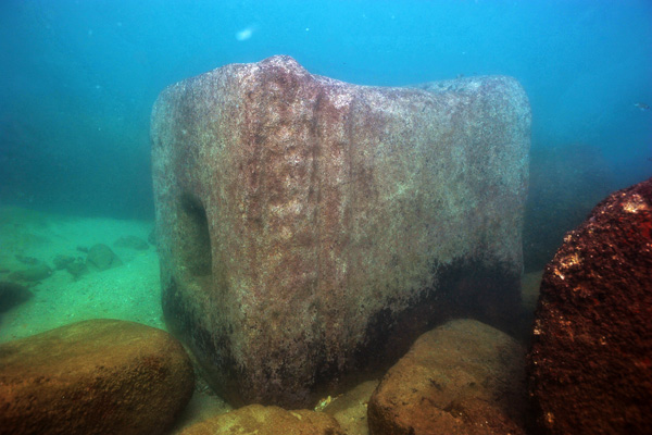 الاثار الغارقة بقلعة قايتباى الاثار الغارقة بقلعة قايتباى