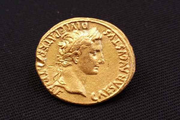 عملات اثرية