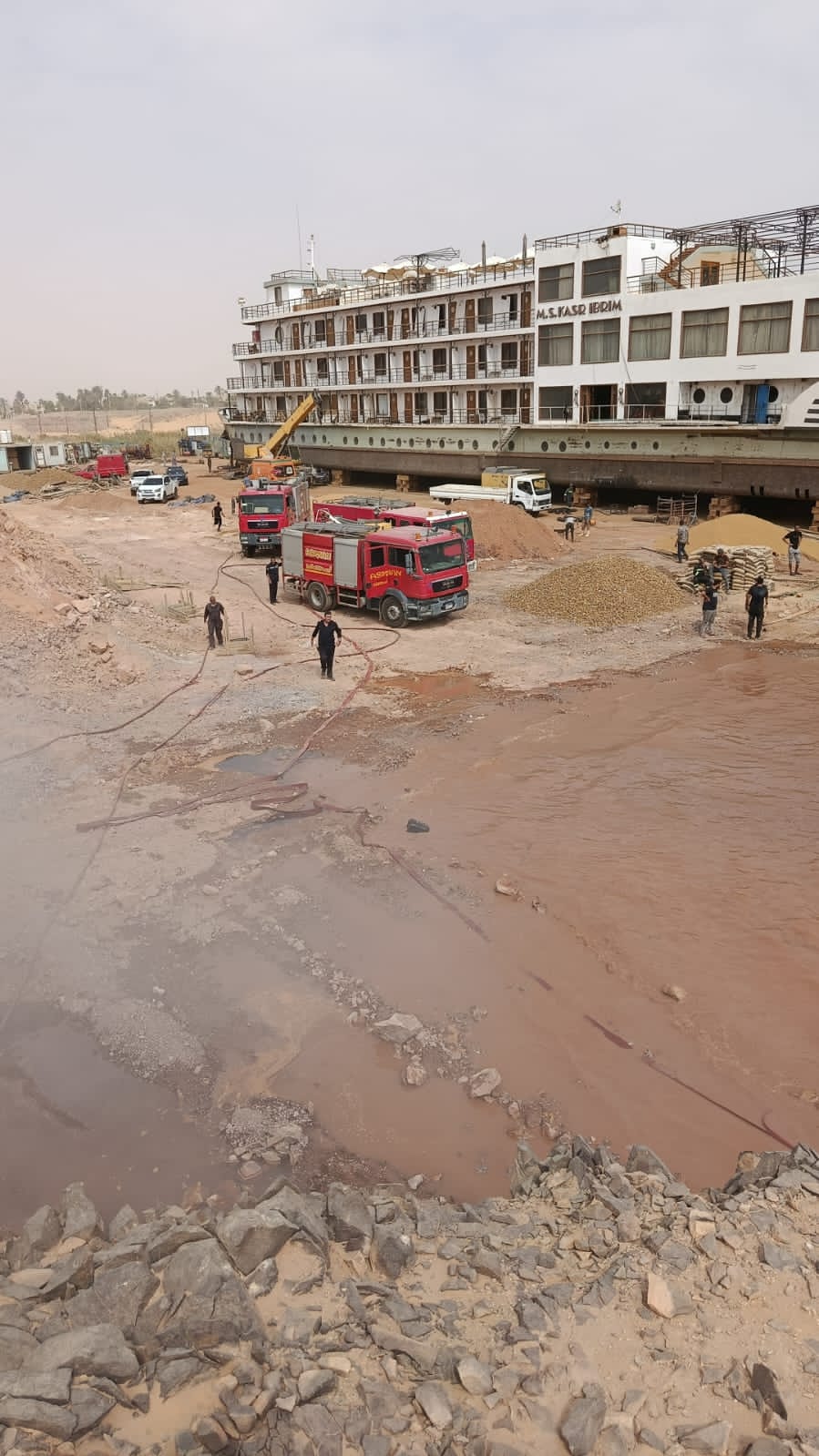 حريق فندق نيلى عائم (9)