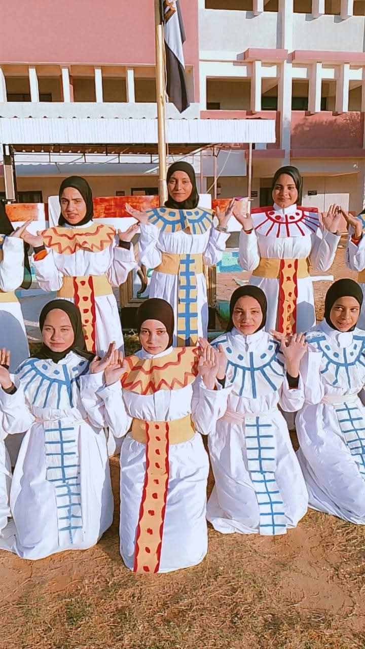 جانب من عروض الطالبات