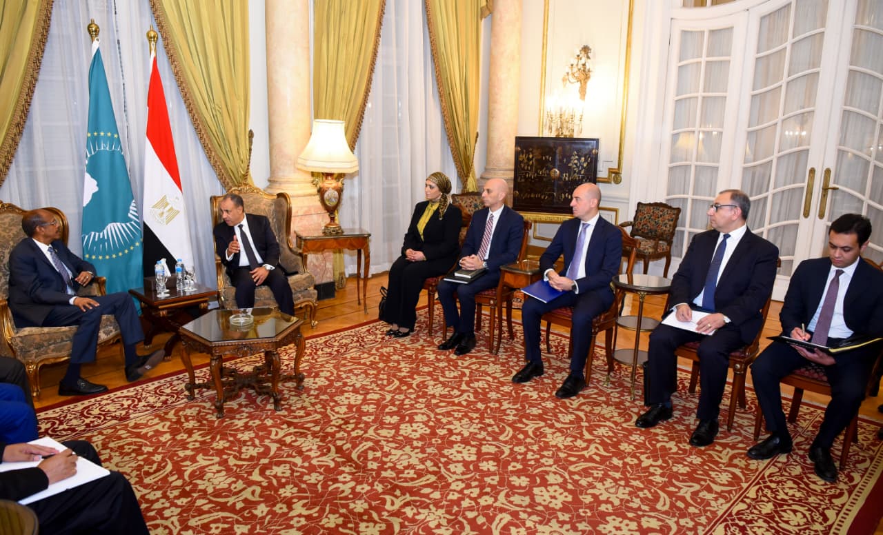 لقاء وزير الخارجية مع رئيس مفوضية الاتحاد الافريقى لقاء وزير الخارجية مع رئيس مفوضية الاتحاد الافريقى