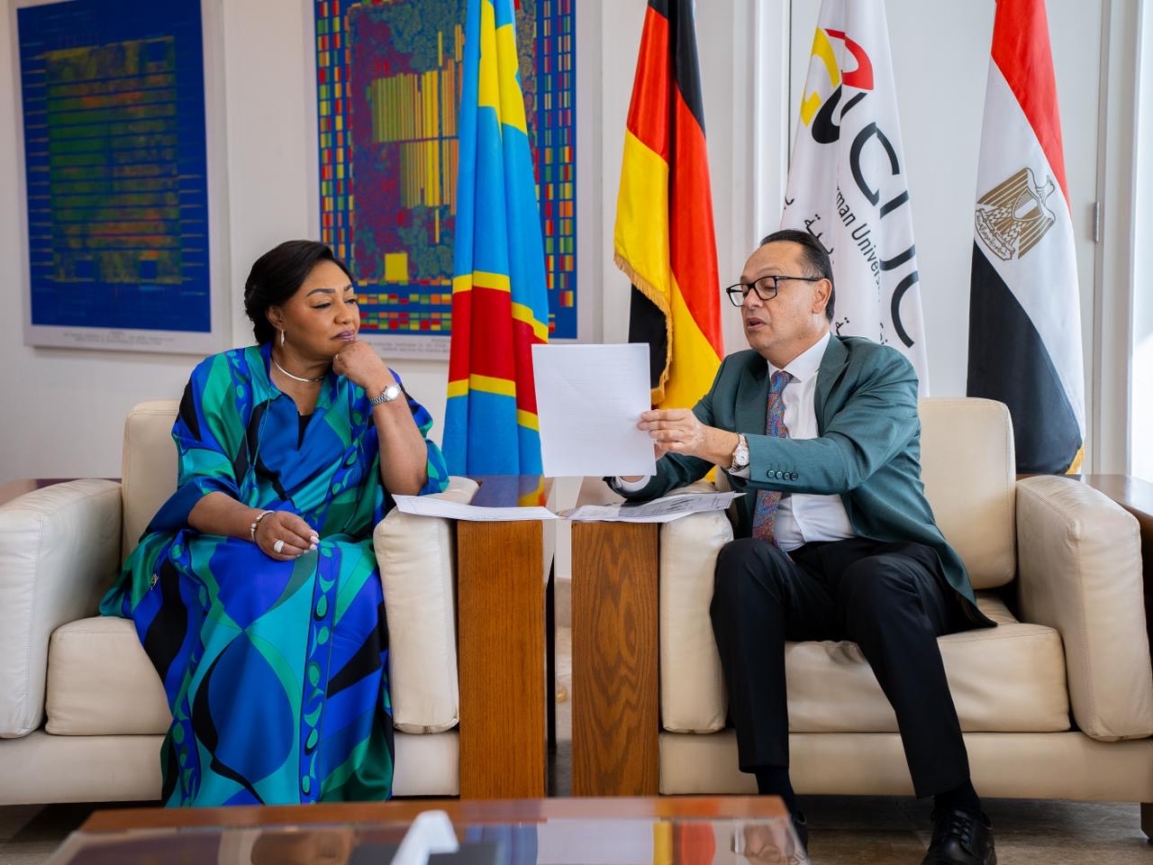 السيدة الأولى لجمهورية الكونغو الديمقراطية تزور الجامعة الألمانية بالقاهرة (1)