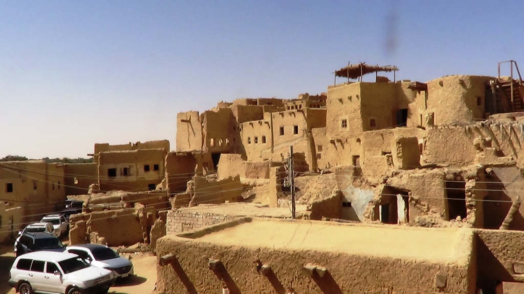 الطراز المعماري لواحة سيوة يميزها بيئياً وسياحيا (8)