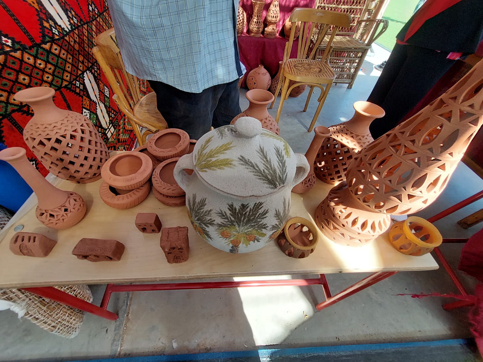 اباليك من الفخار والخزف