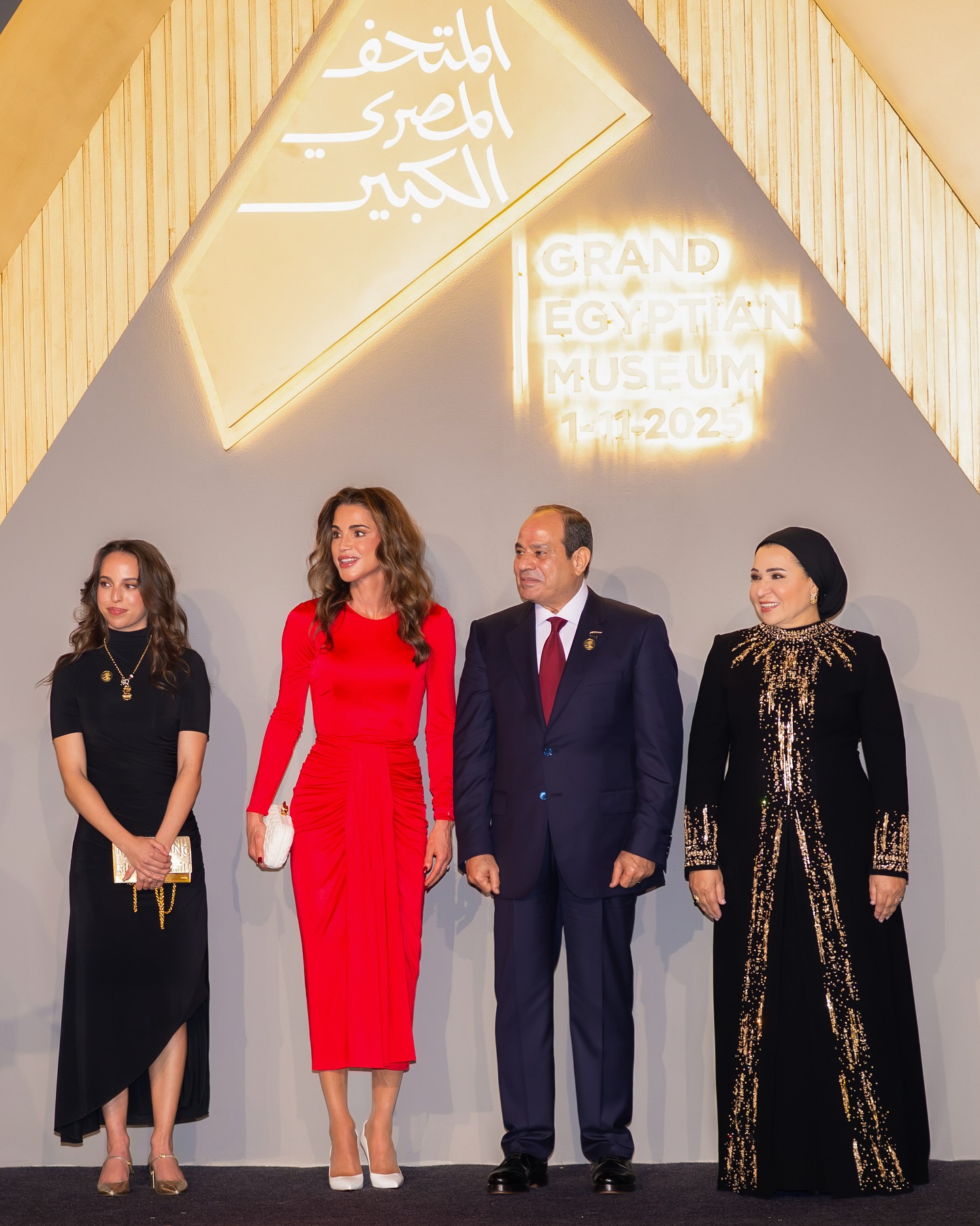 الرئيس السيسي والسيدة انتصار السيسى والملكة رانيا والأميرة سلمي