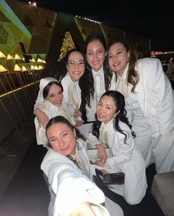 الفتيات المشاركات في احتفالية المتحف المصري الكبير (1)