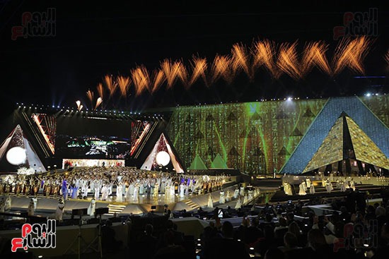 عروض ألعاب نارية مبهرة في احتفالية المتحف المصري الكبير عروض ألعاب نارية مبهرة في احتفالية المتحف المصري الكبير