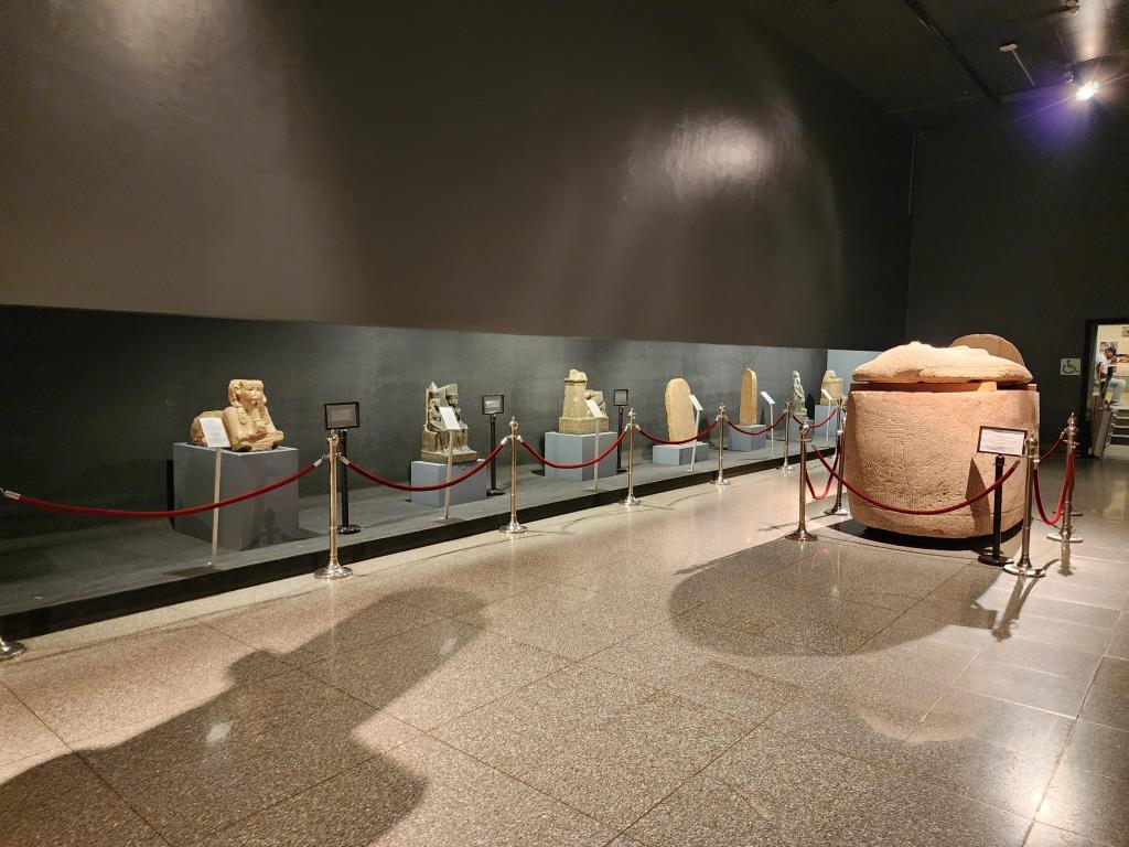 متحف الأقصر يضم عشرات القطع النادرة بالكورنيش متحف الأقصر يضم عشرات القطع النادرة بالكورنيش
