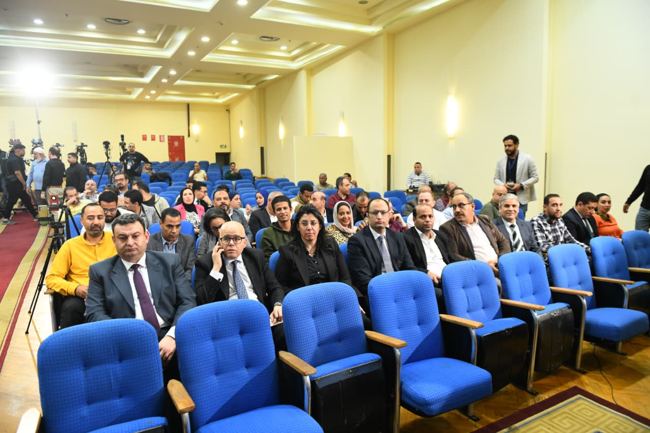 جانب من الحضور فيس المؤتمر (2)