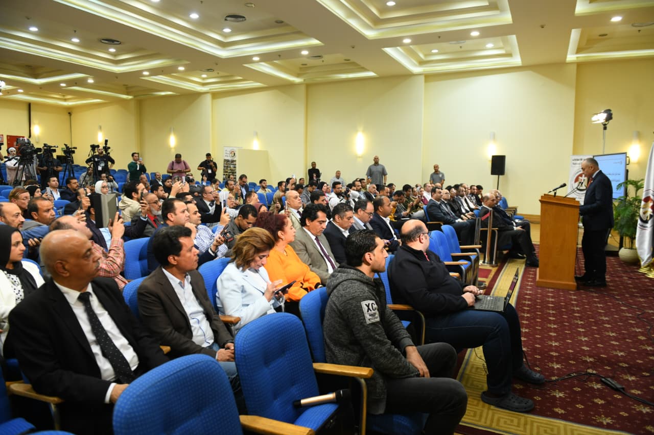 جانب من الحضور فيس المؤتمر (3)