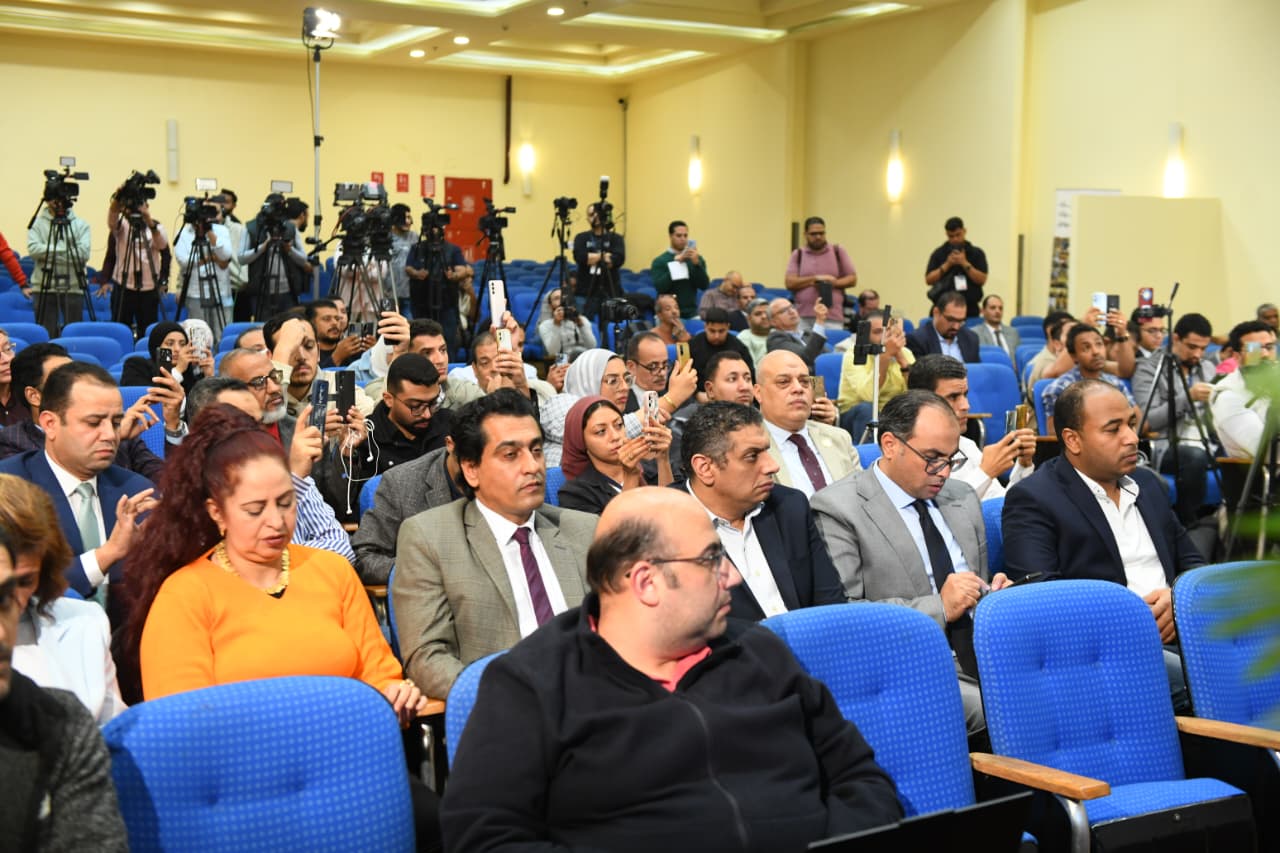 جانب من العرض في المؤتمر (7)