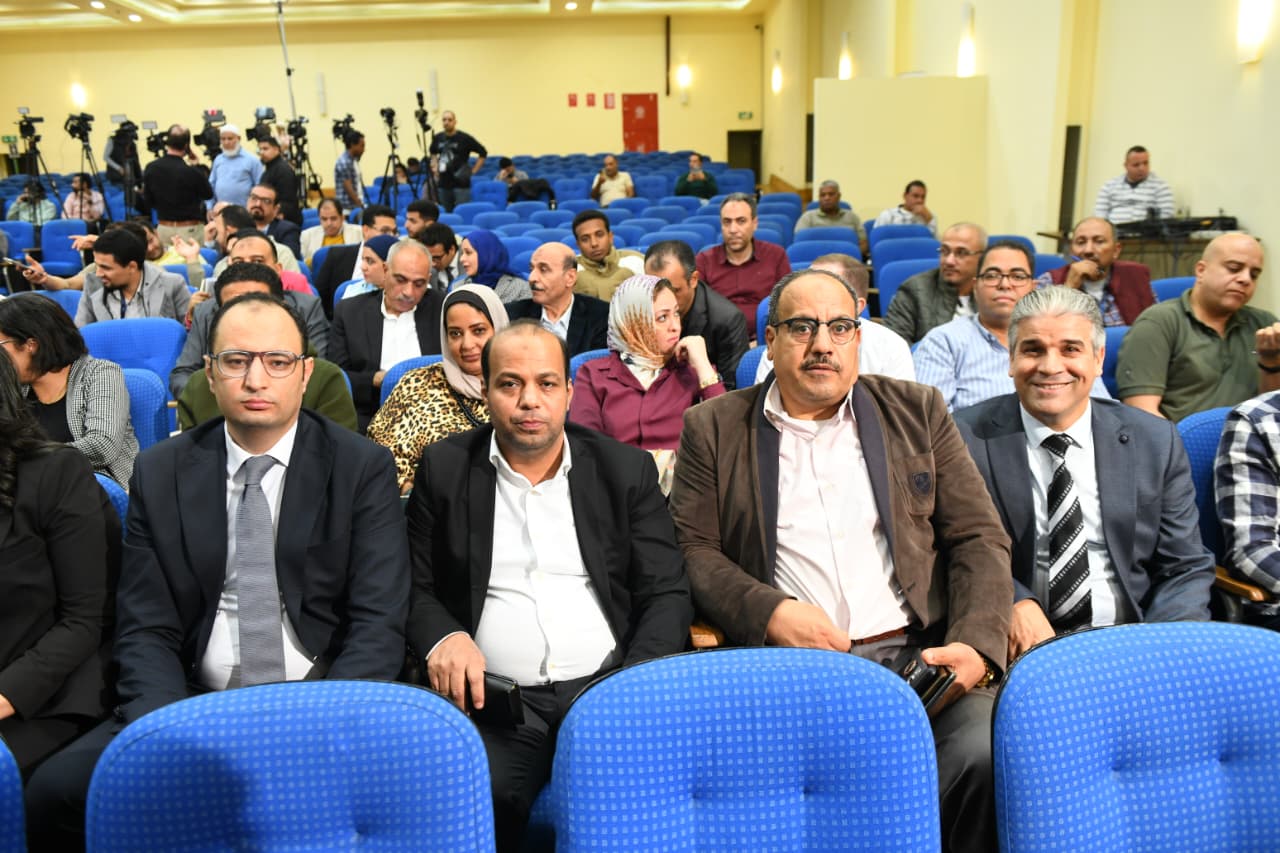 جانب من الحضور فيس المؤتمر (10)