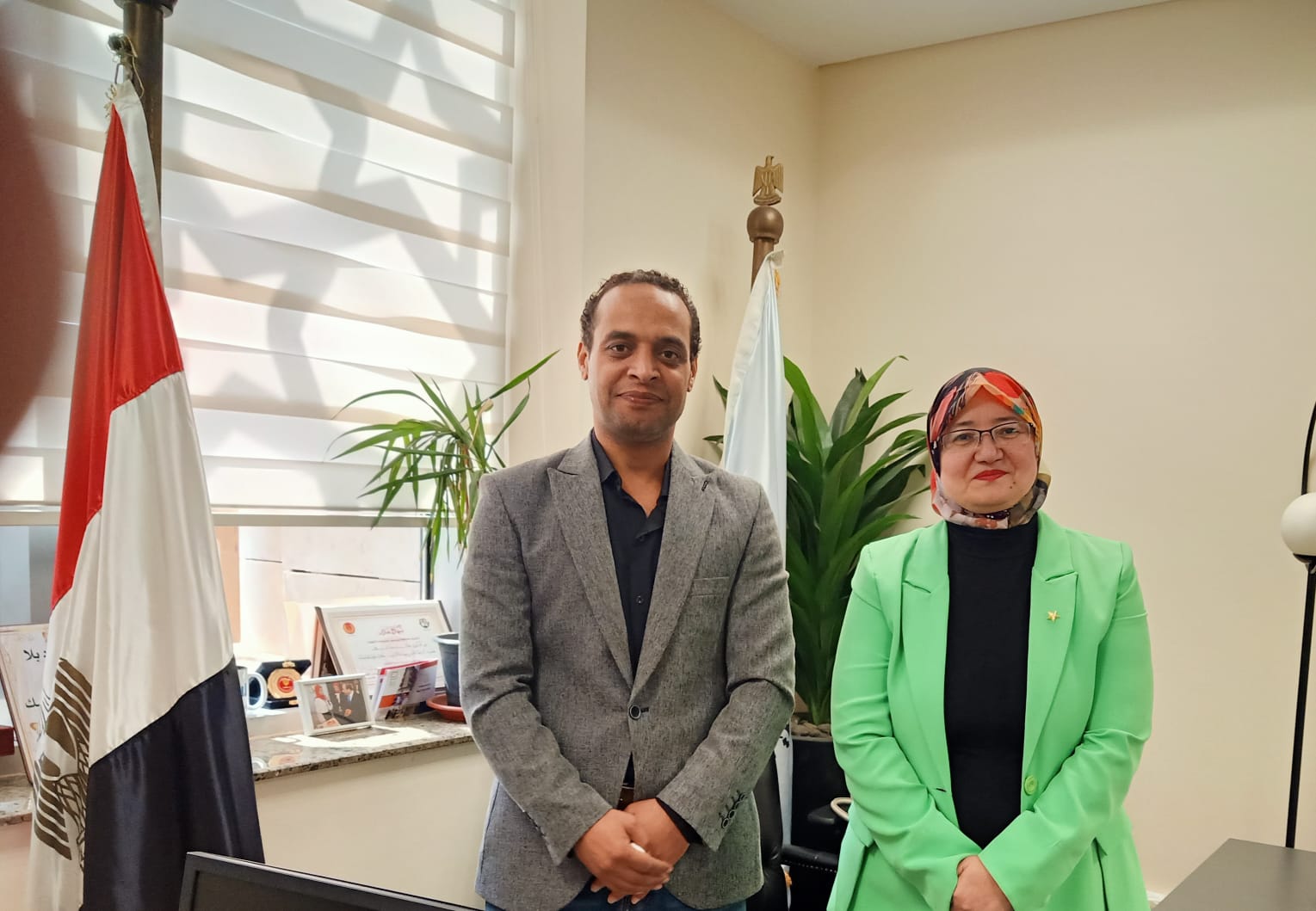 رئيس الإدارة المركزية للتعليم العام والزميل محمود طه